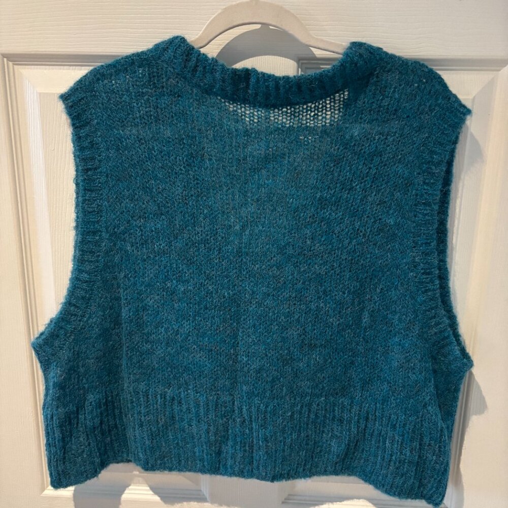 NWOT Free People Dream Maker Crop Alpaca Blend Sweater Vest - Picture 2 of 2